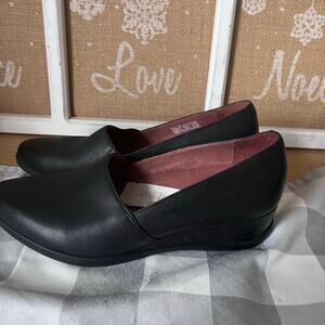 Dansko Shanda Slipon Black Waterproof Leather Comfort Wedge Sz 40